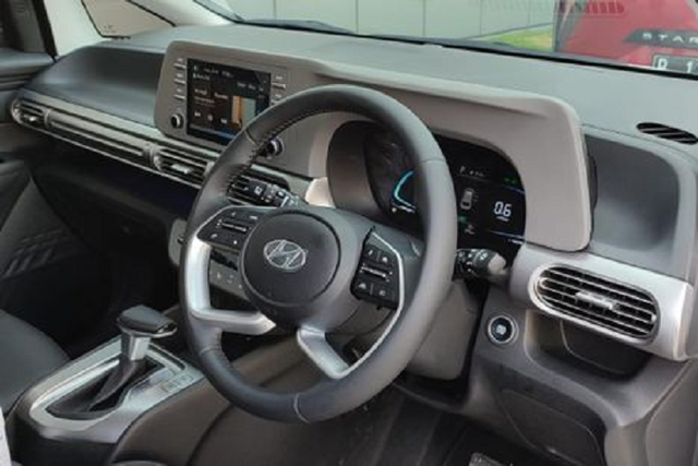 Ngắm Hyundai Stargazer 2023 giá rẻ từ 378 triệu đồng - Hình 7 Ngam Hyundai Stargazer 2023 gia re tu 378 trieu dong-Hinh-7