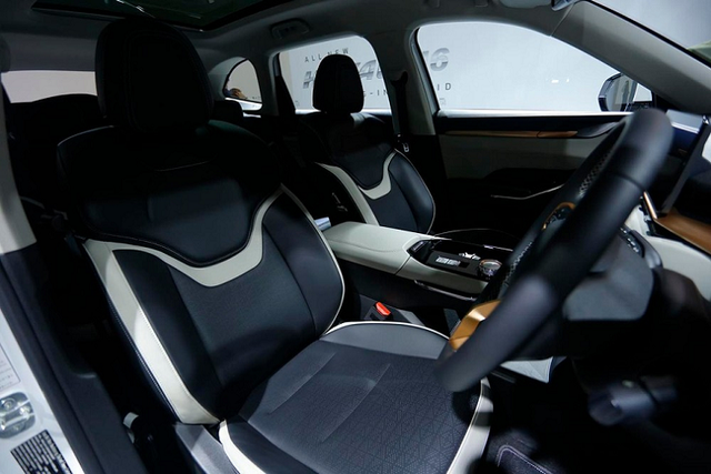 Haval H6 PHEV 2022 - chạy được 201km không cần "uống" xăng - Hình 14 Haval H6 PHEV 2022 - chay duoc 201km khong can