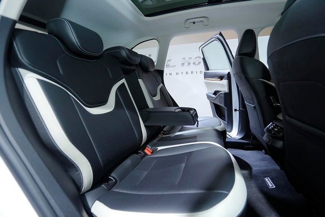 Haval H6 PHEV 2022 - chạy được 201km không cần "uống" xăng - Hình 16 Haval H6 PHEV 2022 - chay duoc 201km khong can