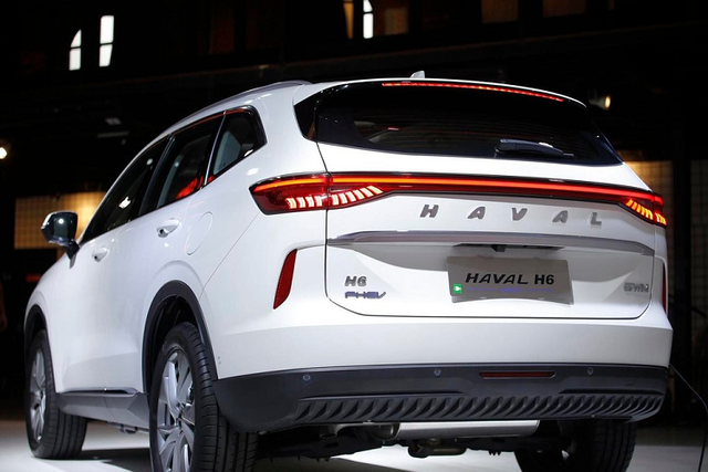 Haval H6 PHEV 2022 - chạy được 201km không cần "uống" xăng - Hình 9 Haval H6 PHEV 2022 - chay duoc 201km khong can
