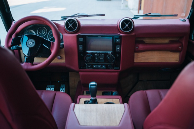 Ngắm Land Rover Defender địa hình giá từ 250.000 USD - Hình 5 Ngam Land Rover Defender dia hinh gia tu 250.000 USD-Hinh-5