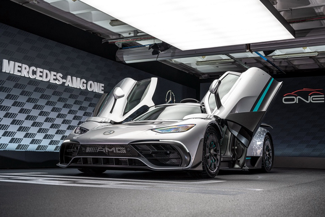 Cận cảnh siêu xe Mercedes-AMG ONE triệu đô bản thương mại Can canh sieu xe Mercedes-AMG ONE trieu do ban thuong mai