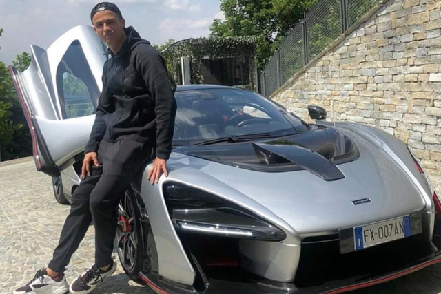 Cristiano Ronaldo sẽ phải chuyển cả dàn siêu xe khủng nếu rời MU - Hình 2 Cristiano Ronaldo se phai chuyen ca dan sieu xe khung neu roi MU-Hinh-2