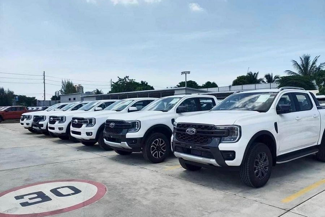 Ford Ranger 2022 dự kiến có giá từ 648 triệu - Hình 7 Ford Ranger 2022 du kien co gia tu 648 trieu-Hinh-7