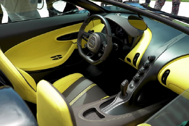 Bugatti W16 Mistral hơn 114 tỷ đồng về tay ông trùm bất động sản Manny Khoshbin - Hình 3 Bugatti W16 Mistral hon 114 ty dong ve tay ong trum bat dong san Manny Khoshbin-Hinh-3