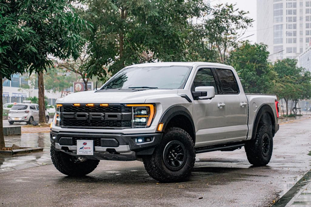 Cận cảnh Ford F-150 Raptor 2022 hơn 5 tỷ tại Việt Nam Can canh Ford F-150 Raptor 2022 hon 5 ty tai Viet Nam