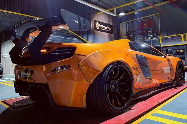 McLaren 650S Spider Liberty Walk hơn 10 tỷ vừa được đại gia Bình Phước tậu về - Hình 8 McLaren 650S Spider Liberty Walk hon 10 ty vua duoc dai gia Binh Phuoc tau ve-Hinh-8