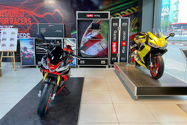 Cận cảnh mô tô Aprilia Tuono V4 đã đến tay khách Việt - Hình 3 Can canh mo to Aprilia Tuono V4 da den tay khach Viet-Hinh-3