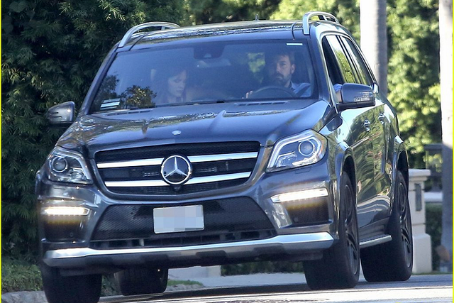 Choáng với bộ sưu tập ôtô lạ lùng của Ben Affleck - Hình 3 Choang voi bo suu tap oto la lung cua Ben Affleck-Hinh-3