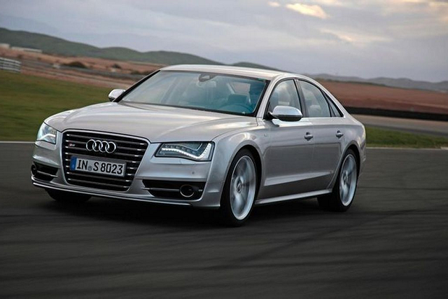 Choáng với bộ sưu tập ôtô lạ lùng của Ben Affleck - Hình 6 Choang voi bo suu tap oto la lung cua Ben Affleck-Hinh-6