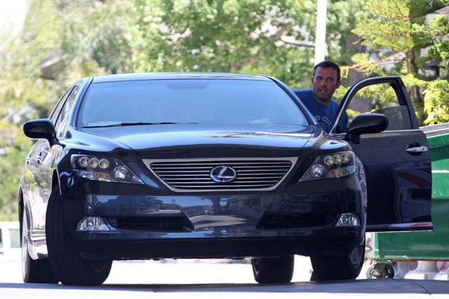 Choáng với bộ sưu tập ôtô lạ lùng của Ben Affleck - Hình 8 Choang voi bo suu tap oto la lung cua Ben Affleck-Hinh-8