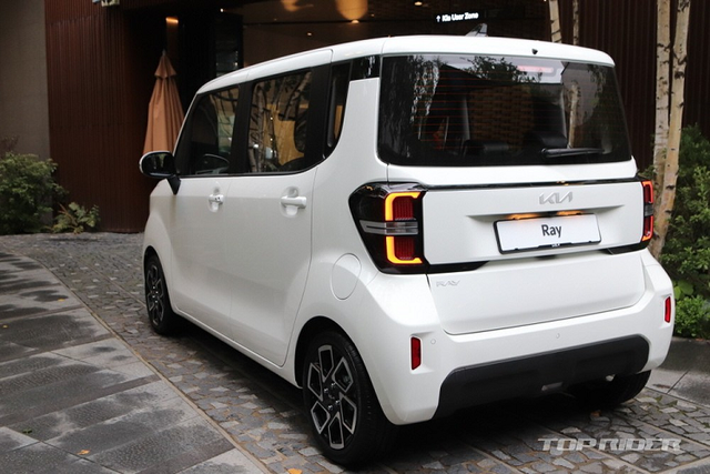 Cận cảnh Kia Ray 2023 chỉ 232 triệu đồng - Hình 2 Can canh Kia Ray 2023 chi 232 trieu dong-Hinh-2