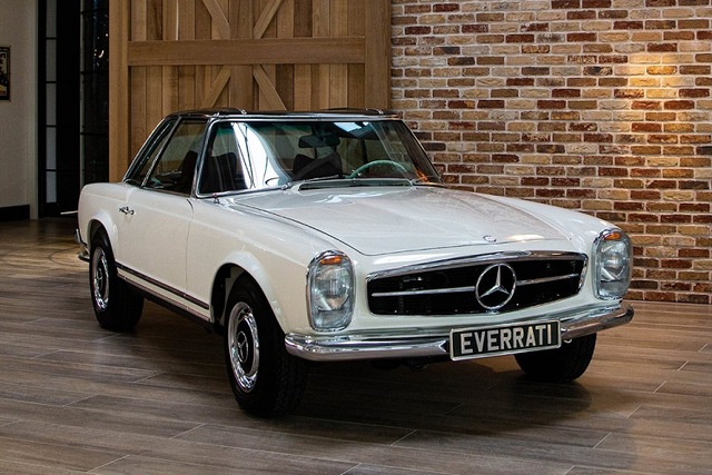 Ngắm Mercedes-Benz W113 SL Pagoda cổ đẹp mê ly được độ thành xe điện Ngam Mercedes-Benz W113 SL Pagoda co dep me ly duoc do thanh xe dien