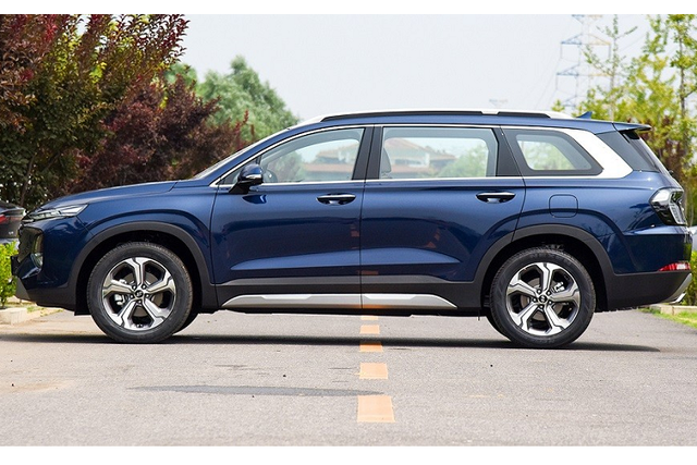 Hyundai SantaFe 2023 có phiên bản 6 chỗ sang chảnh - Hình 3 Hyundai SantaFe 2023 co phien ban 6 cho sang chanh-Hinh-3