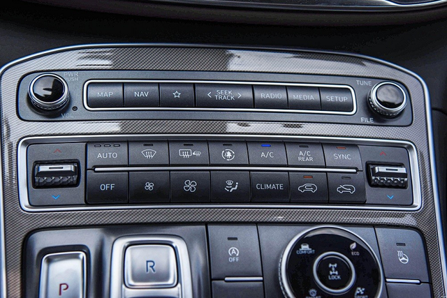 Hyundai SantaFe 2023 có phiên bản 6 chỗ sang chảnh - Hình 9 Hyundai SantaFe 2023 co phien ban 6 cho sang chanh-Hinh-9