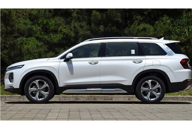 Hyundai SantaFe 2023 có phiên bản 6 chỗ sang chảnh - Hình 4 Hyundai SantaFe 2023 co phien ban 6 cho sang chanh-Hinh-4