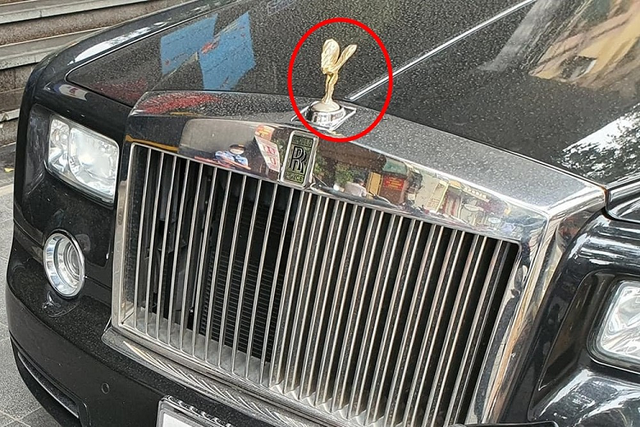 Rolls-Royce Phantom “Rồng” hơn 35 tỷ của Bầu Kiên tái xuất bất ngờ - Hình 5 Rolls-Royce Phantom “Rong” hon 35 ty cua Bau Kien tai xuat bat ngo-Hinh-5