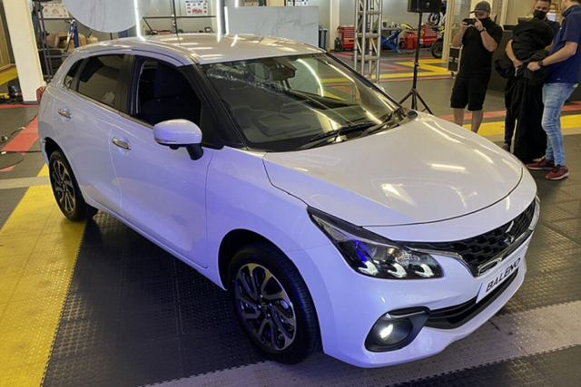 Cận cảnh Suzuki Baleno 2022 giá rẻ, bản quốc tế động cơ xăng 1.5L - Hình 5 Can canh Suzuki Baleno 2022 gia re, ban quoc te dong co xang 1.5L-Hinh-5