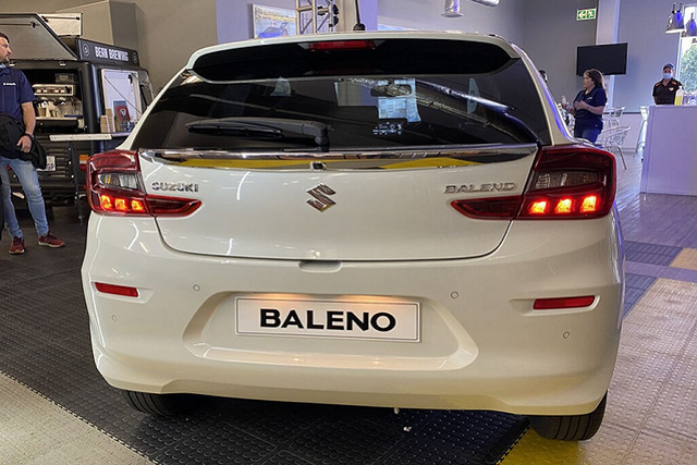 Cận cảnh Suzuki Baleno 2022 giá rẻ, bản quốc tế động cơ xăng 1.5L - Hình 6 Can canh Suzuki Baleno 2022 gia re, ban quoc te dong co xang 1.5L-Hinh-6