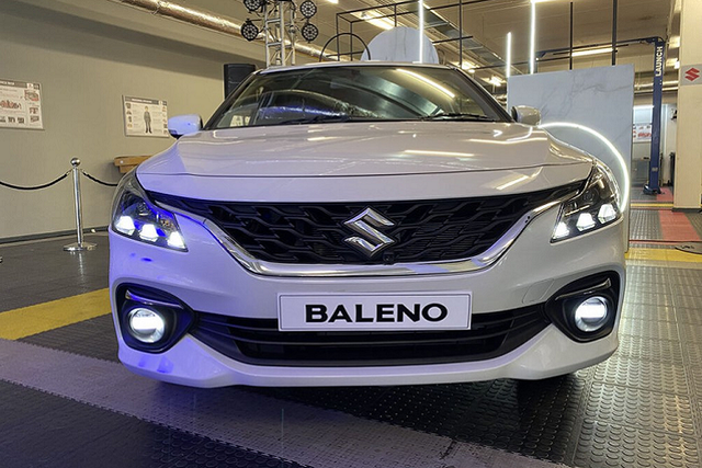 Cận cảnh Suzuki Baleno 2022 giá rẻ, bản quốc tế động cơ xăng 1.5L - Hình 3 Can canh Suzuki Baleno 2022 gia re, ban quoc te dong co xang 1.5L-Hinh-3