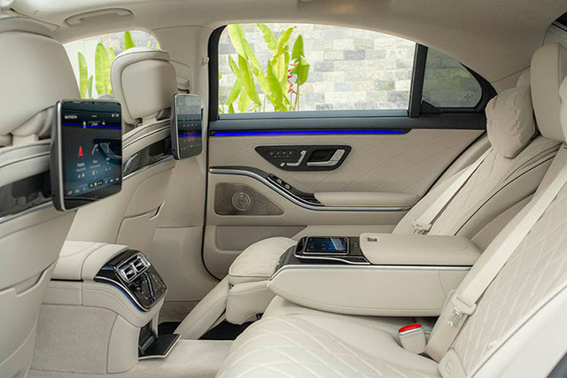 Lily Chen tậu Mercedes-Benz S450 2022 giá hơn 5 tỷ - Hình 8 Lily Chen tau Mercedes-Benz S450 2022 gia hon 5 ty-Hinh-8