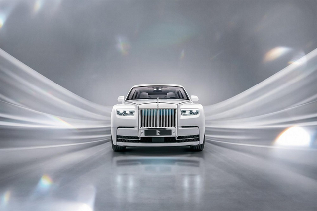 Cận cảnh xe xa xỉ Rolls-Royce Phantom 2023 Can canh xe xa xi Rolls-Royce Phantom 2023