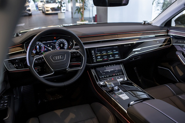 Đại gia Minh Nhựa chi hơn 6 tỷ đồng tậu Audi A8L 2022 - Hình 4 Dai gia Minh Nhua chi hon 6 ty dong tau Audi A8L 2022-Hinh-4