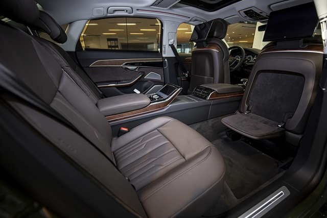Đại gia Minh Nhựa chi hơn 6 tỷ đồng tậu Audi A8L 2022 - Hình 8 Dai gia Minh Nhua chi hon 6 ty dong tau Audi A8L 2022-Hinh-8