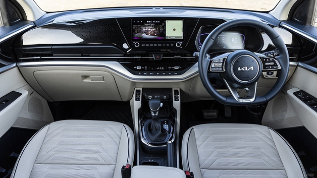 Kia Carens 2022 giá rẻ vượt qua các đối thủ khác với 50.000 người đặt mua - Hình 3 Kia Carens 2022 gia re vuot qua cac doi thu khac voi 50.000 nguoi dat mua-Hinh-3