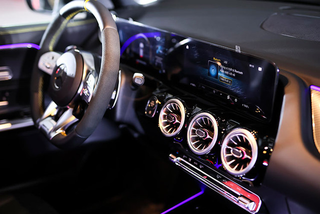 Xuất hiện Mercedes-AMG GLA 45 S 4Matic+ hơn 3,4 tỷ ở Hà Nội - Hình 10 Xuat hien Mercedes-AMG GLA 45 S 4Matic+ hon 3,4 ty o Ha Noi-Hinh-10