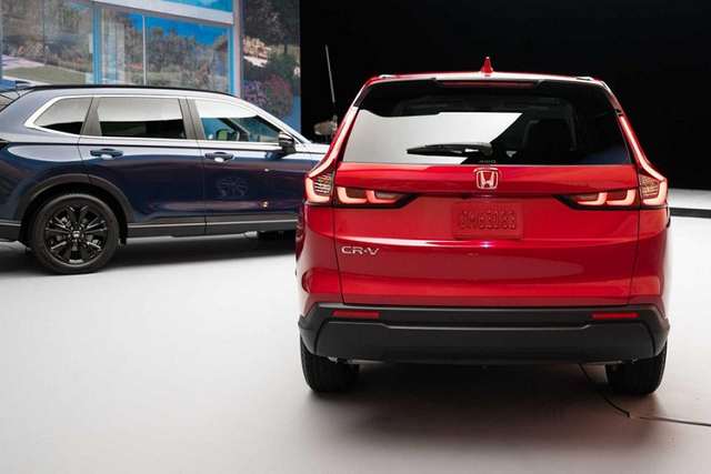 Chi tiết Honda CR-V 2023 thế hệ mới đẹp từ trong ra ngoài - Hình 13 Chi tiet Honda CR-V 2023 the he moi dep tu trong ra ngoai-Hinh-13
