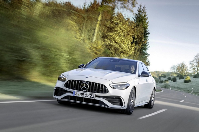 Cận cảnh Mercedes-AMG C43 4Matic 2023 đẹp không tỳ vết - Hình 2 Can canh Mercedes-AMG C43 4Matic 2023 dep khong ty vet-Hinh-2