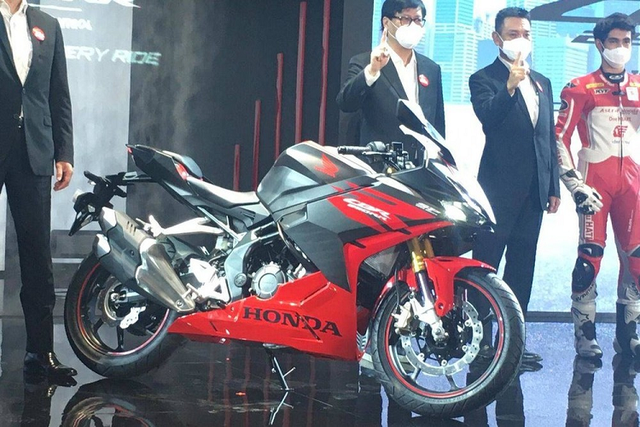 Ra mắt Honda CBR250RR 2023 giá từ 99 triệu đồng tại Đông Nam Á Ra mat Honda CBR250RR 2023 gia tu 99 trieu dong tai Dong Nam A