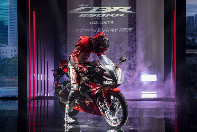 Ra mắt Honda CBR250RR 2023 giá từ 99 triệu đồng tại Đông Nam Á - Hình 4 Ra mat Honda CBR250RR 2023 gia tu 99 trieu dong tai Dong Nam A-Hinh-4