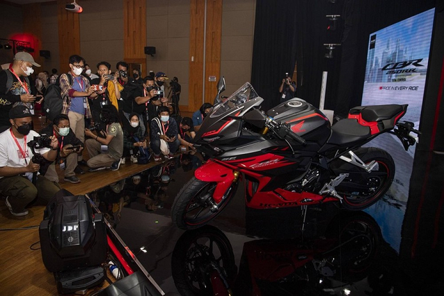 Ra mắt Honda CBR250RR 2023 giá từ 99 triệu đồng tại Đông Nam Á - Hình 6 Ra mat Honda CBR250RR 2023 gia tu 99 trieu dong tai Dong Nam A-Hinh-6