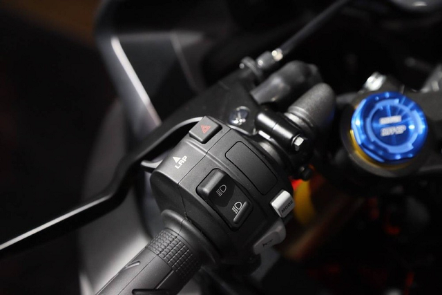 Ra mắt Honda CBR250RR 2023 giá từ 99 triệu đồng tại Đông Nam Á - Hình 7 Ra mat Honda CBR250RR 2023 gia tu 99 trieu dong tai Dong Nam A-Hinh-7
