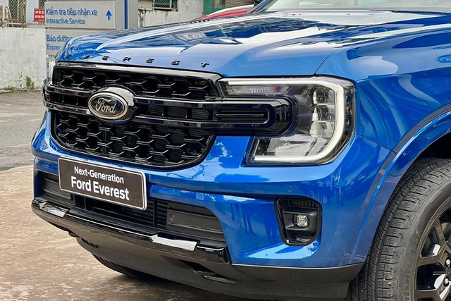 Ford Everest 2023 vẫn khan hàng tại Việt Nam, giá chưa giảm - Hình 5 Ford Everest 2023 van khan hang tai Viet Nam, gia chua giam-Hinh-5