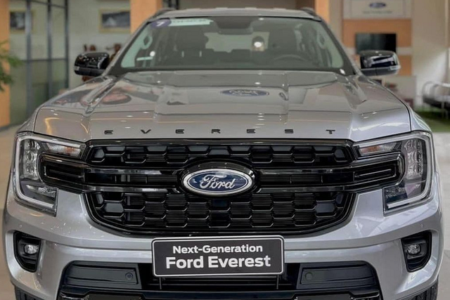 Ford Everest 2023 vẫn khan hàng tại Việt Nam, giá chưa giảm - Hình 6 Ford Everest 2023 van khan hang tai Viet Nam, gia chua giam-Hinh-6