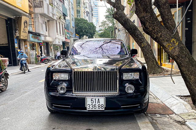 Rolls-Royce Phantom “Rồng” hơn 35 tỷ của Bầu Kiên tái xuất bất ngờ - Hình 11 Rolls-Royce Phantom “Rong” hon 35 ty cua Bau Kien tai xuat bat ngo-Hinh-11