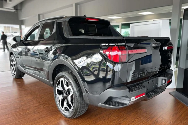 Bán tải chạy phố Hyundai Santa Cruz 2022 giá từ 550 triệu đồng - Hình 8 Ban tai chay pho Hyundai Santa Cruz 2022 gia tu 550 trieu dong-Hinh-8