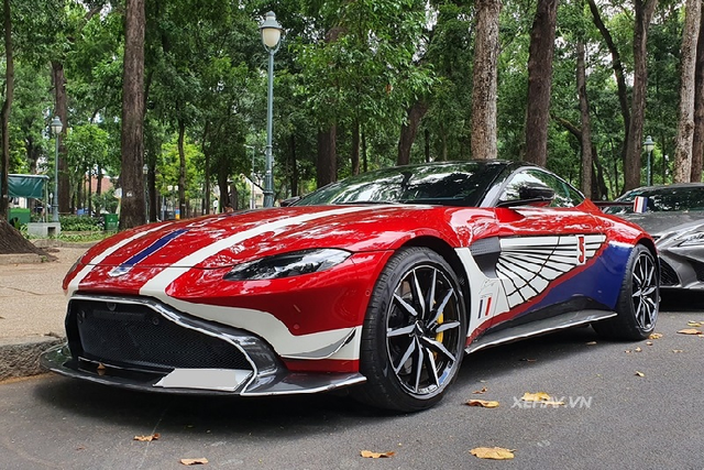 Chi tiết Aston Martin Vantage gần 15 tỷ của Minh Nhựa Chi tiet Aston Martin Vantage gan 15 ty cua Minh Nhua