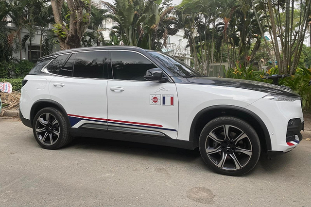 Minh Nhựa bán VinFast LUX SA2.0 sau 1 năm sử dụng để đón siêu phẩm - Hình 5 Minh Nhua ban VinFast LUX SA2.0 sau 1 nam su dung de don sieu pham-Hinh-5