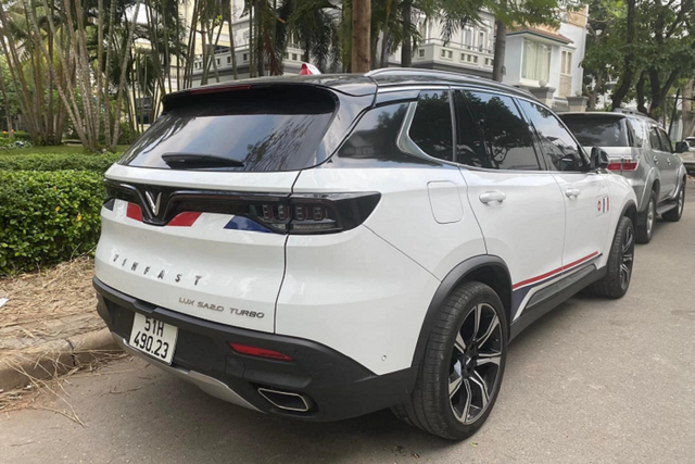 Minh Nhựa bán VinFast LUX SA2.0 sau 1 năm sử dụng để đón siêu phẩm - Hình 6 Minh Nhua ban VinFast LUX SA2.0 sau 1 nam su dung de don sieu pham-Hinh-6