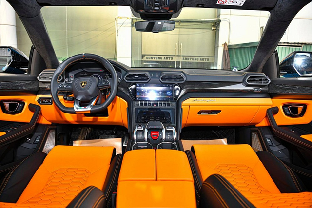Cận cảnh siêu SUV Lamborghini Urus giá hơn 20 tỷ ở Tây đô - Hình 3 Can canh sieu SUV Lamborghini Urus gia hon 20 ty o Tay do-Hinh-3