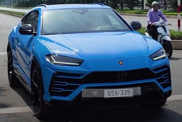 Cận cảnh siêu SUV Lamborghini Urus giá hơn 20 tỷ ở Tây đô - Hình 2 Can canh sieu SUV Lamborghini Urus gia hon 20 ty o Tay do-Hinh-2