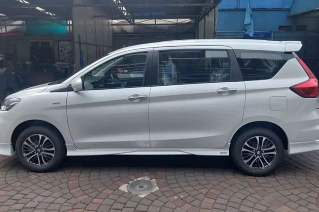 Giá xe Suzuki Ertiga Hybrid 2023 cao nhất 690 triệu đồng - Hình 3 Gia xe Suzuki Ertiga Hybrid 2023 cao nhat 690 trieu dong-Hinh-3