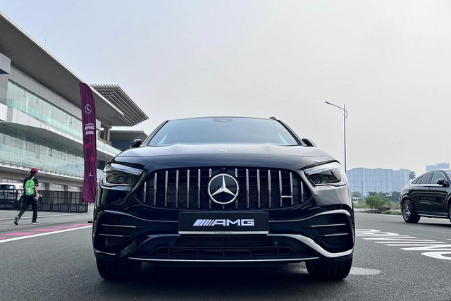 Xuất hiện Mercedes-AMG GLA 45 S 4Matic+ hơn 3,4 tỷ ở Hà Nội - Hình 7 Xuat hien Mercedes-AMG GLA 45 S 4Matic+ hon 3,4 ty o Ha Noi-Hinh-7