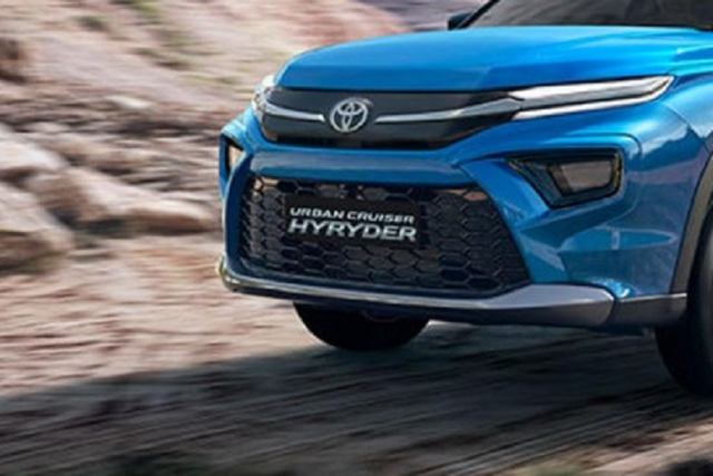 Cận cảnh Toyota Urban Cruiser Hyryder 2022 chỉ từ 446 triệu đồng - Hình 7 Can canh Toyota Urban Cruiser Hyryder 2022 chi tu 446 trieu dong-Hinh-7