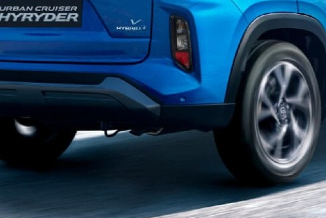 Cận cảnh Toyota Urban Cruiser Hyryder 2022 chỉ từ 446 triệu đồng - Hình 8 Can canh Toyota Urban Cruiser Hyryder 2022 chi tu 446 trieu dong-Hinh-8