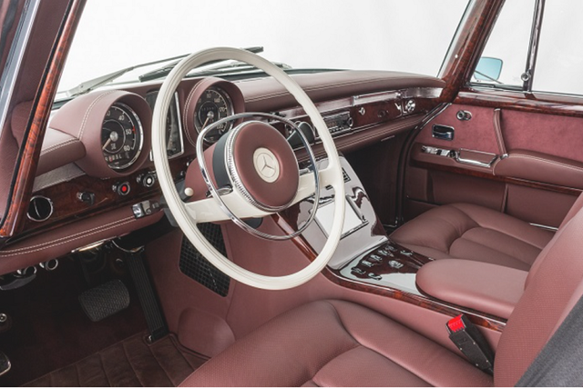 Mercedes-Benz 600 Pullman và 62S Landaulet có giá gần 60 tỷ đồng - Hình 4 Mercedes-Benz 600 Pullman va 62S Landaulet co gia gan 60 ty dong-Hinh-4